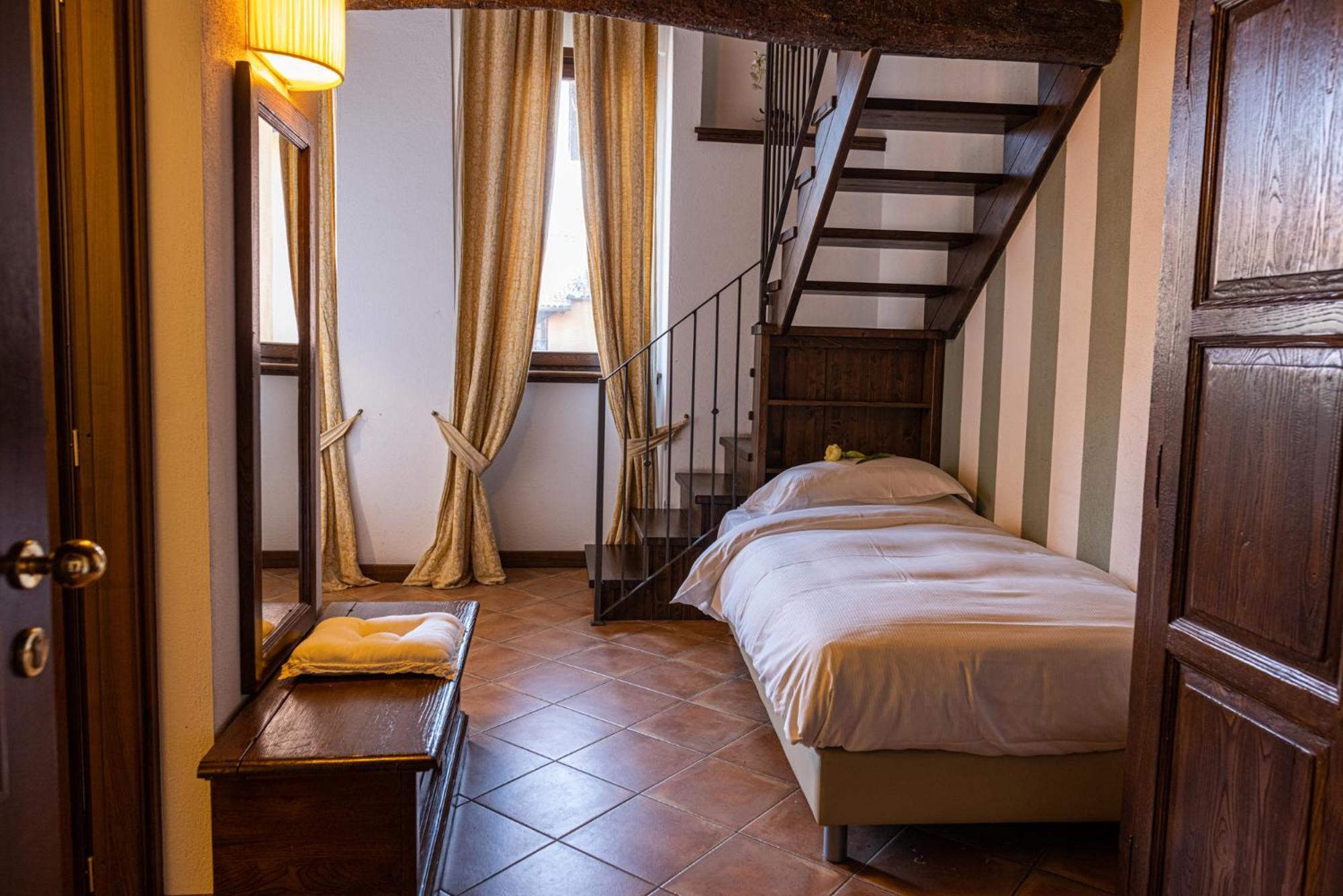 Al Castello Resort Sillavengo Εξωτερικό φωτογραφία